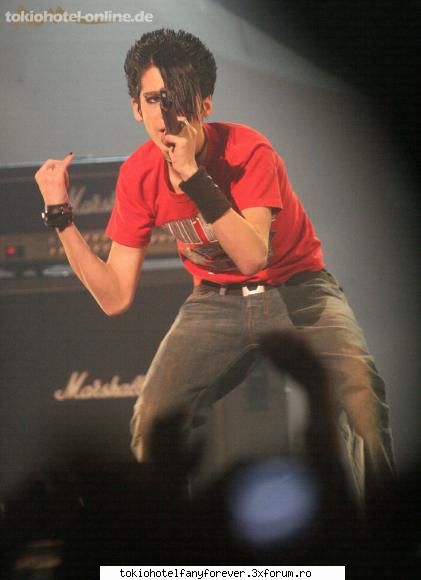 aici punetzzzi pozzze k bill in ipostaze penibile :zzz: 
cva in genu... ~~funny with bill~~