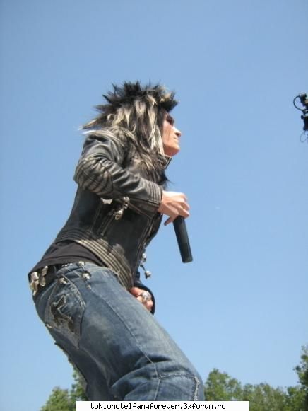 :rotfl:  :rotfl:  :rotfl:  la baie:(o sa fac pe mn:x.... ~~funny with bill~~