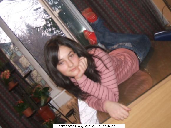 hai k mai pun niste poze cu ea pana nu adorm (:| 


 :limba:  :limba: ~~la mejor amiga~~