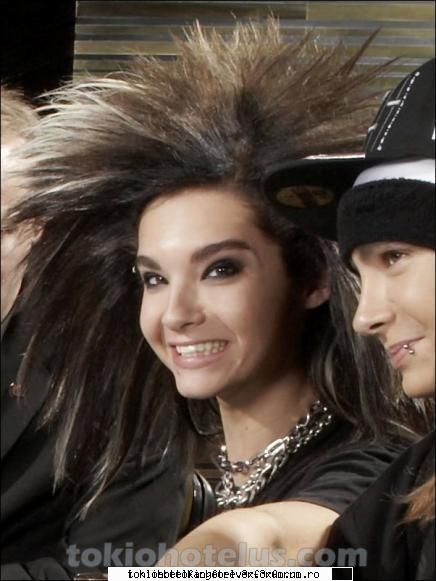 smile :nod: ~~pozzze